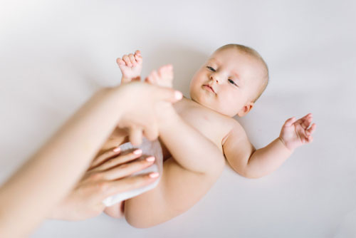 Wash the diaper area properly if your baby had diarrhoea.