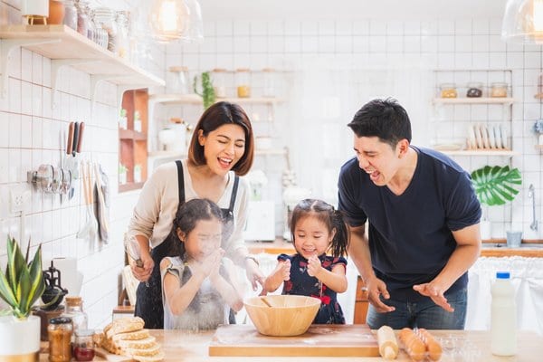Baking and cooking activities with kids to promote family bonding