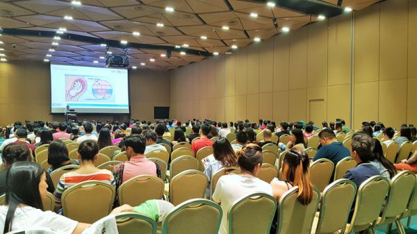 Huge Crowd Listening To Infant Related Talk In 2018