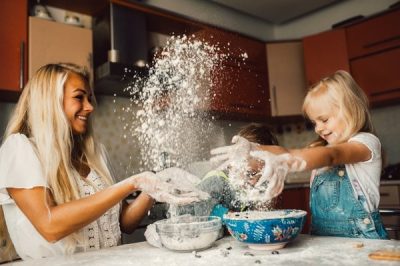 The Flour Experiment Shows Children the Importance of Washing Hands with Soap and Water